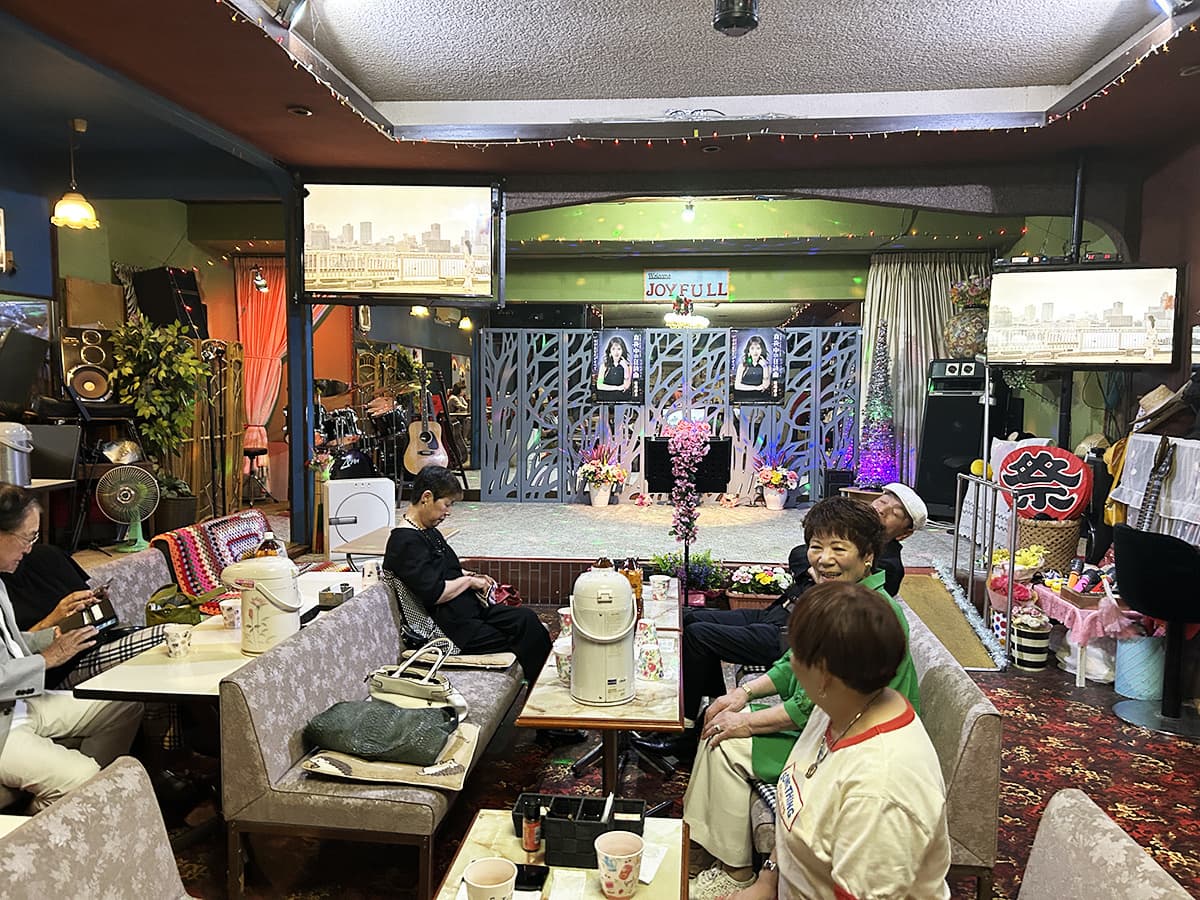 joyful01.jpg